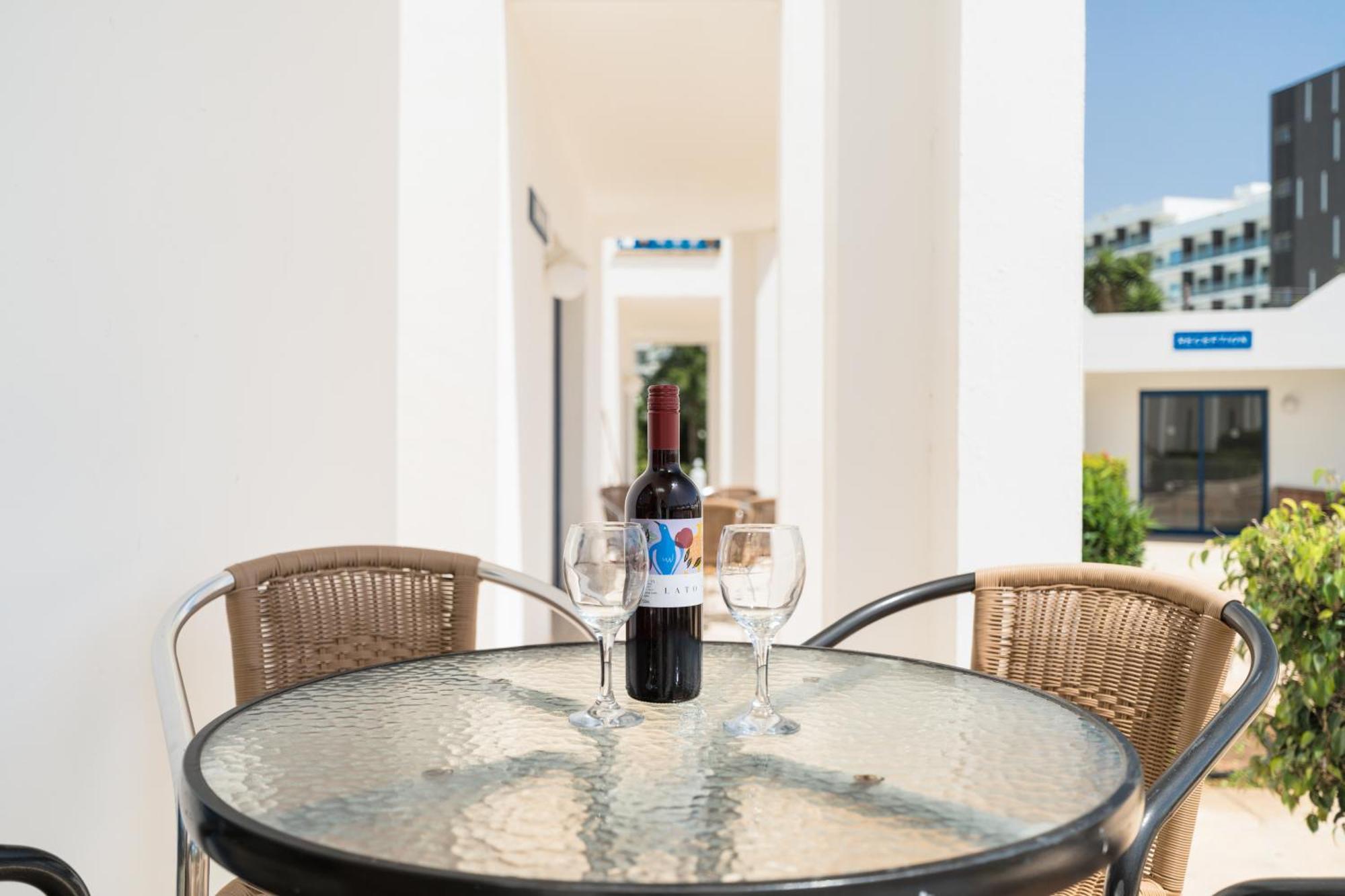 Kritamo Beach Hotel Apartments Ayia Napa Exteriör bild
