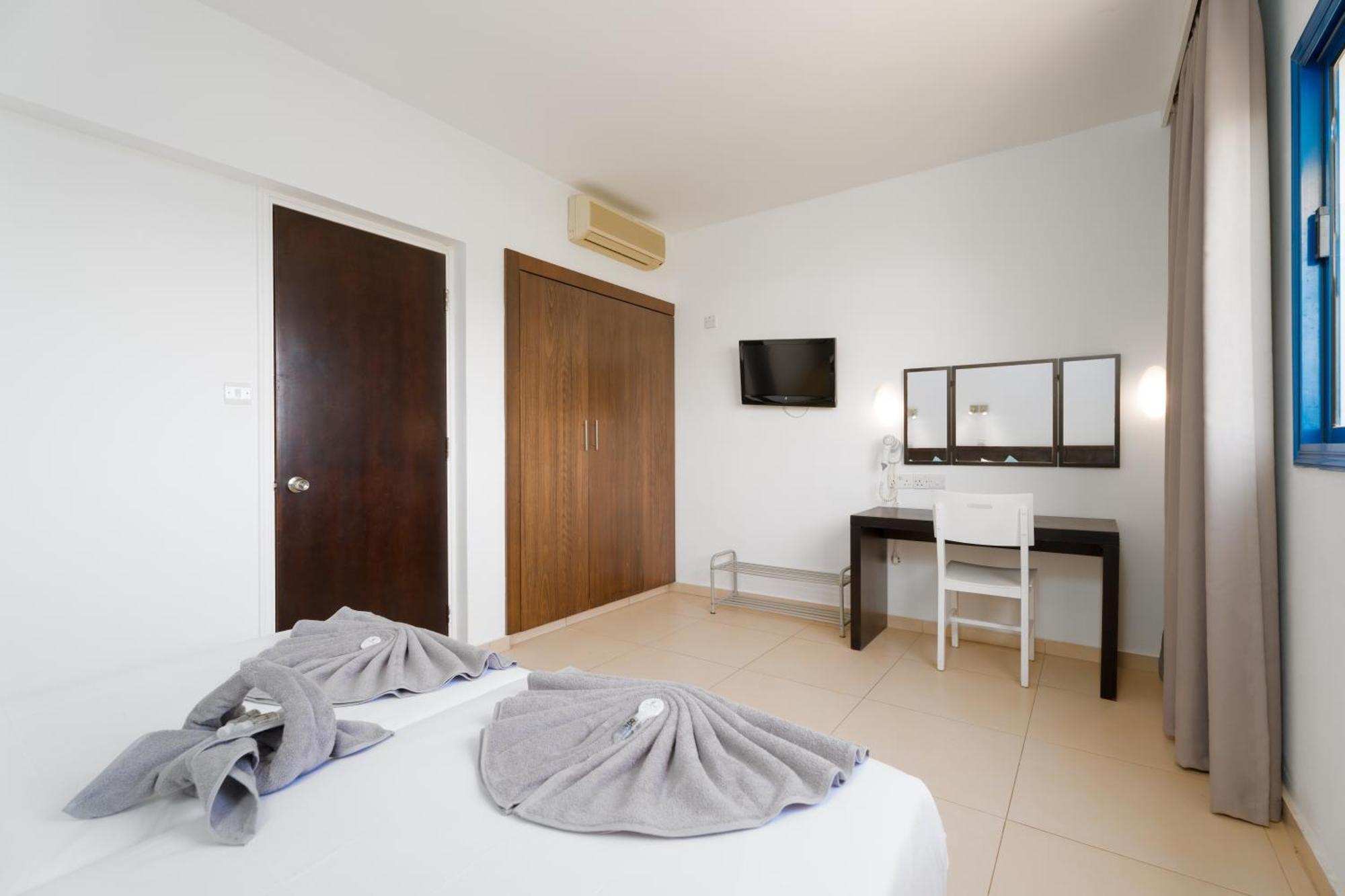 Kritamo Beach Hotel Apartments Ayia Napa Exteriör bild